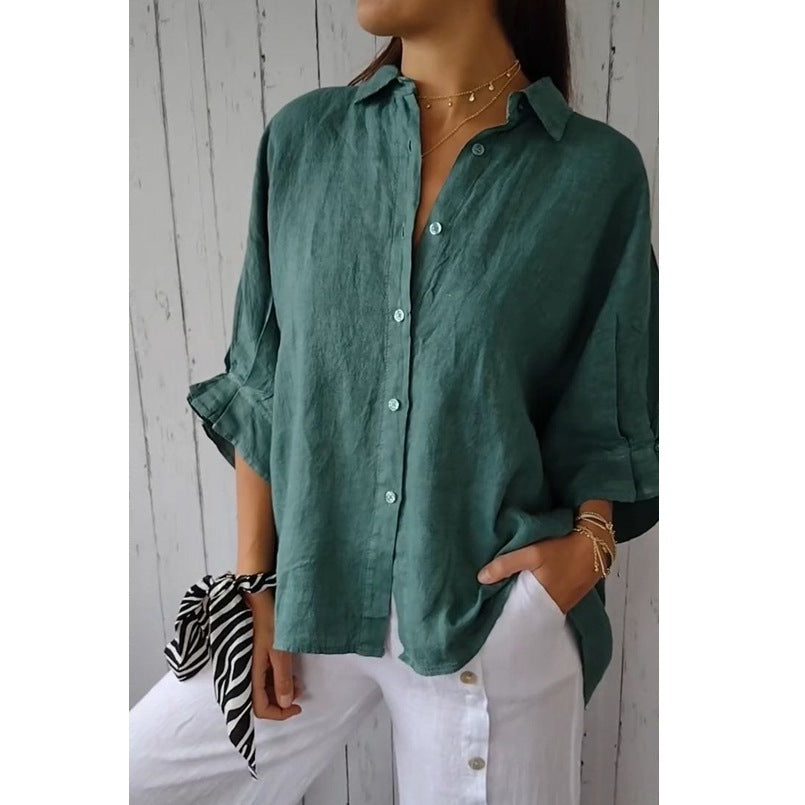 Moderne Damenbluse im Oversize-Stil, mit einem besonderen Schleifen-Rückendetail am Rücken.