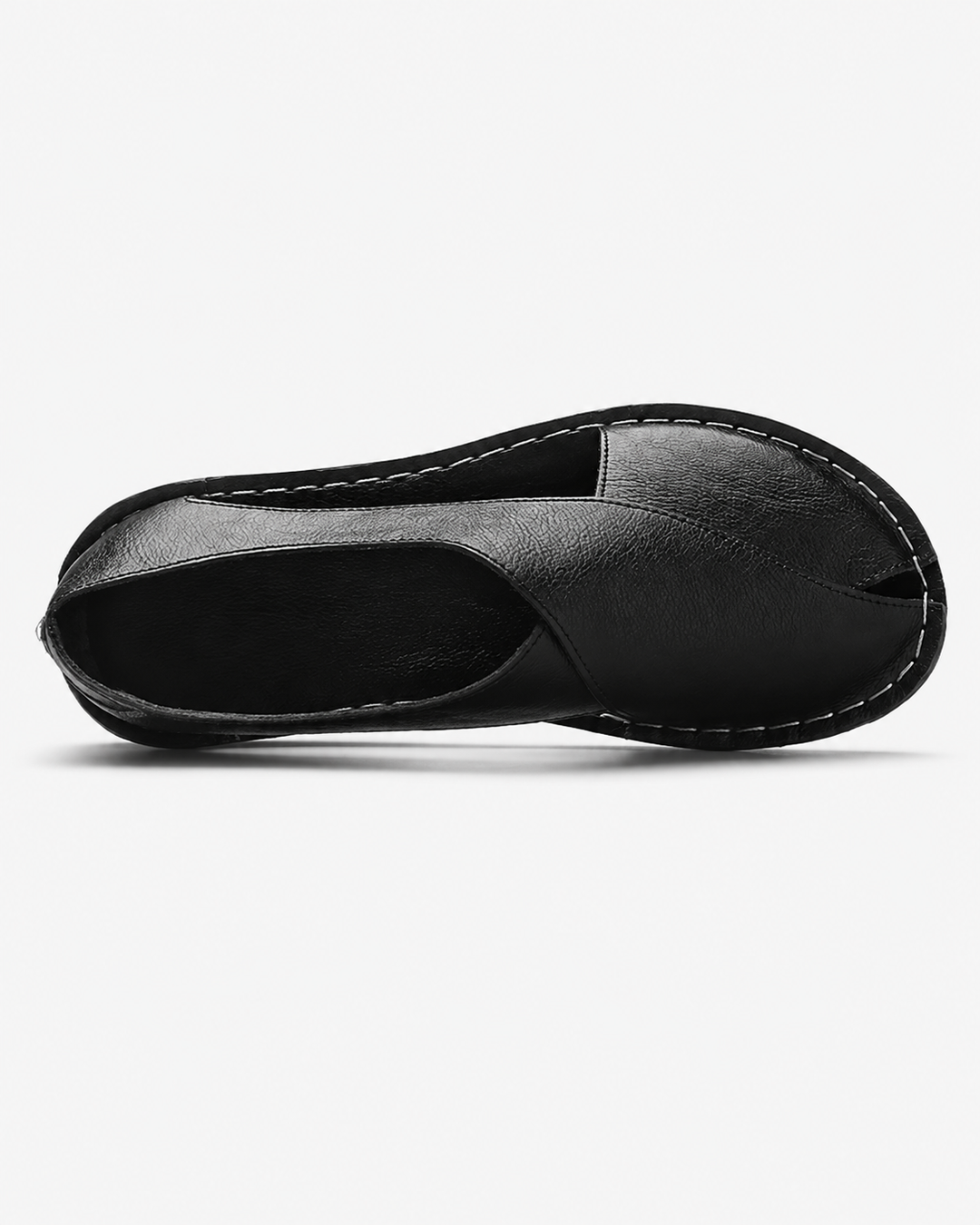 Stylische braune Herren Slip-on Slipper. Geschlossene Zehe und komfortable Sohle, ideal für Freizeit und entspannte Tage.