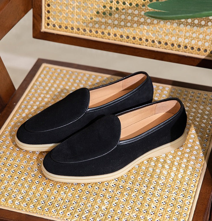 Luxuriöse Herrenschuhe: Elegante Slipper im Loafer-Stil, handgefertigt. Perfekt für stilvolle Auftritte.