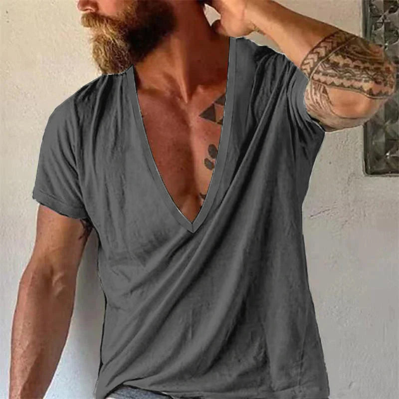 Alltagstaugliches Herren T-Shirt mit V-Ausschnitt, kurzärmlig, bequemer Look für Freizeit.