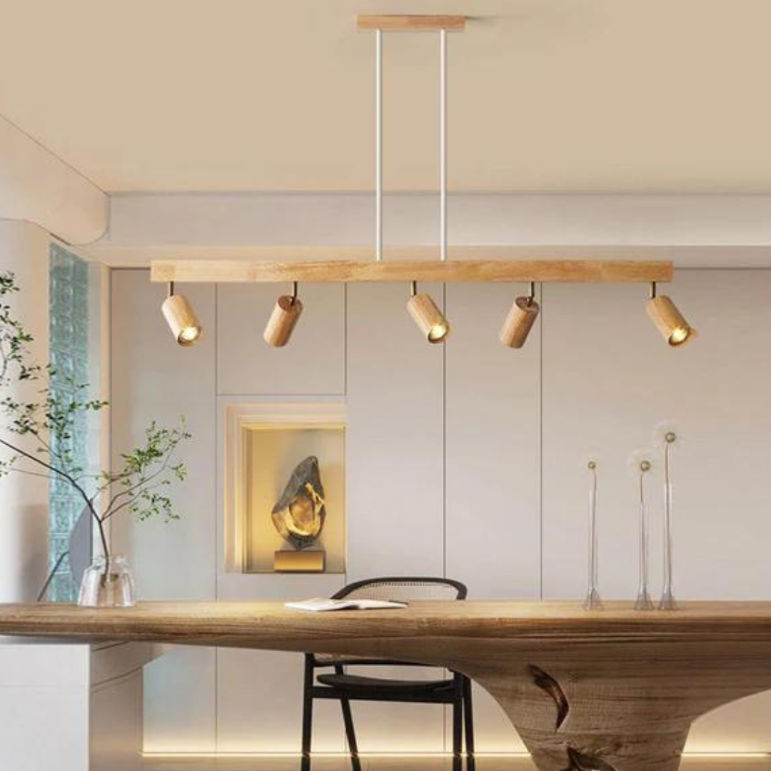 Stilvolle Holz-Deckenleuchte mit verstellbaren LED Spots, warmweißes Licht.