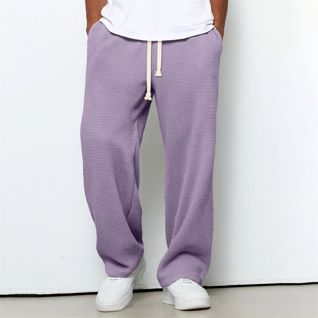 Vielseitige Herren-Freizeithose mit lockerem Schnitt und geradem Bein, ideal für Komfort und Stil im Alltag.