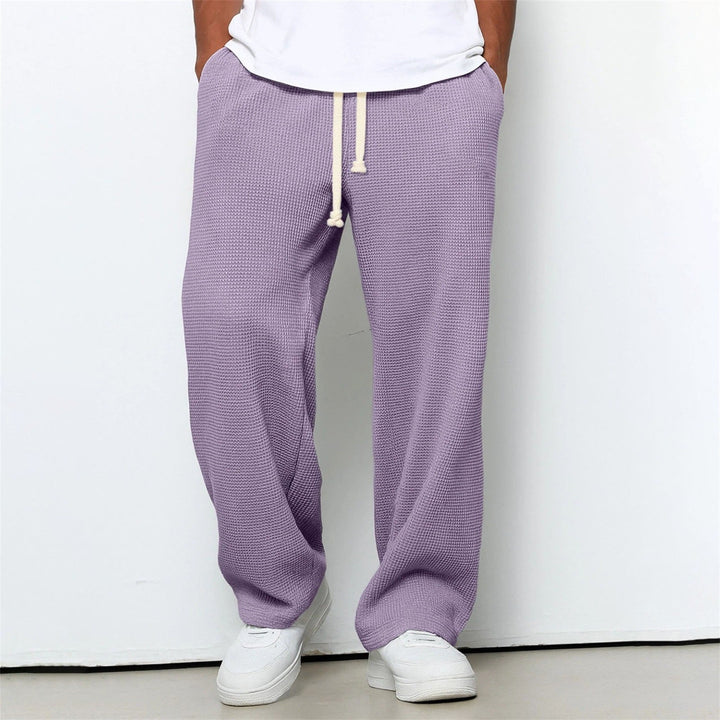 Vielseitige Herren-Freizeithose mit lockerem Schnitt und geradem Bein, ideal für Komfort und Stil im Alltag.