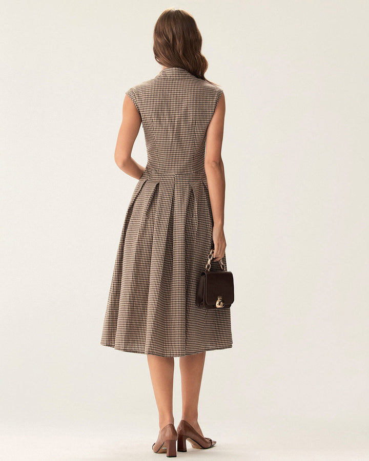 Kariertes Damen-Midikleid in A-Linie, mit Knopfleiste und Kurzarm. Elegantes Herbstkleid für Business.
