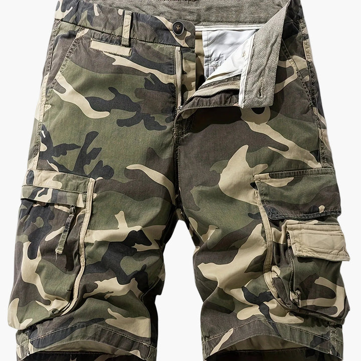 Sportliche Herren Camouflage Shorts für Sommer, Outdoor und bequeme Freizeit-Aktivitäten.