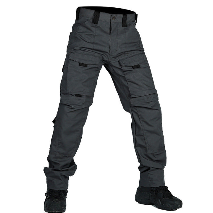 Moderne Herren Cargohose im urbanen Look. Komfortable Freizeithose mit praktischen Taschen für den Alltag.