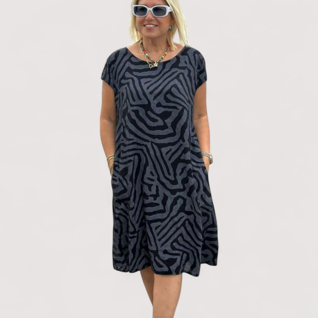 Elegantes, lockeres Damenkleid für jeden Anlass; atmungsaktiv und vielseitig, perfekt als stilvolles Freizeitkleid.