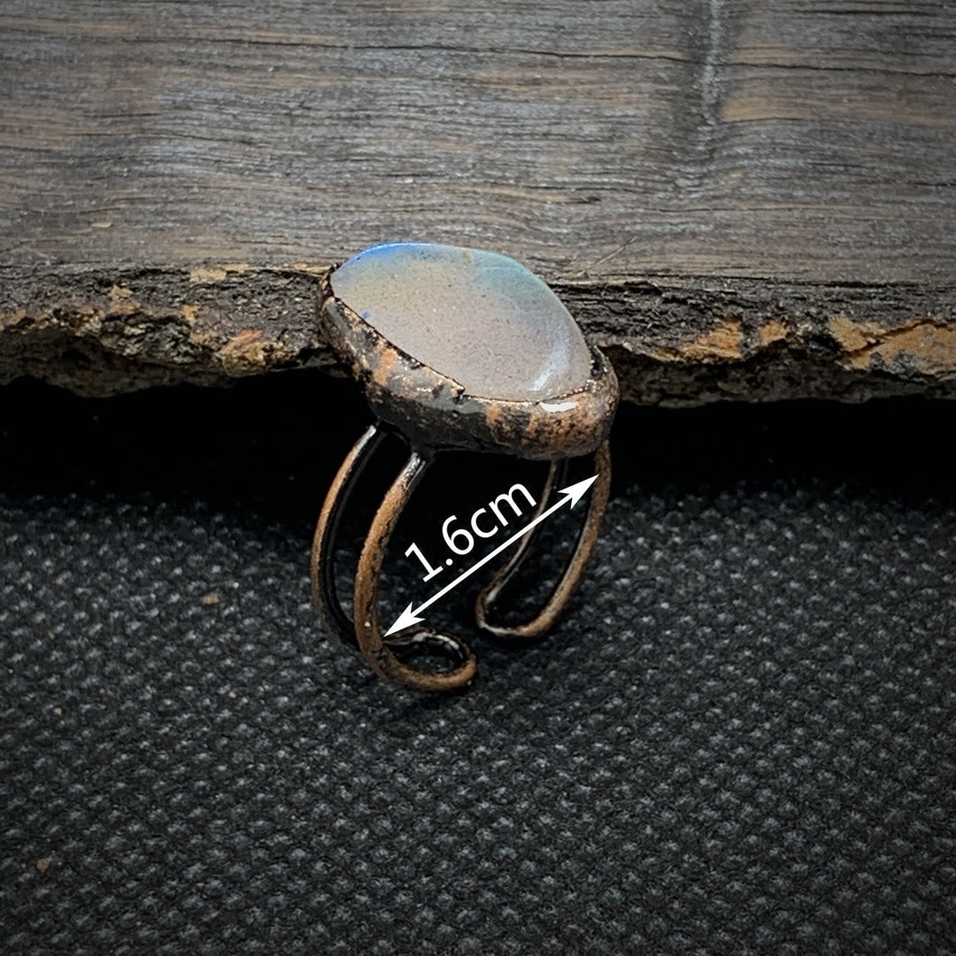 Symbolischer verstellbarer Rohsteinring. Naturstein Geburtsstein Schmuck für Frauen.