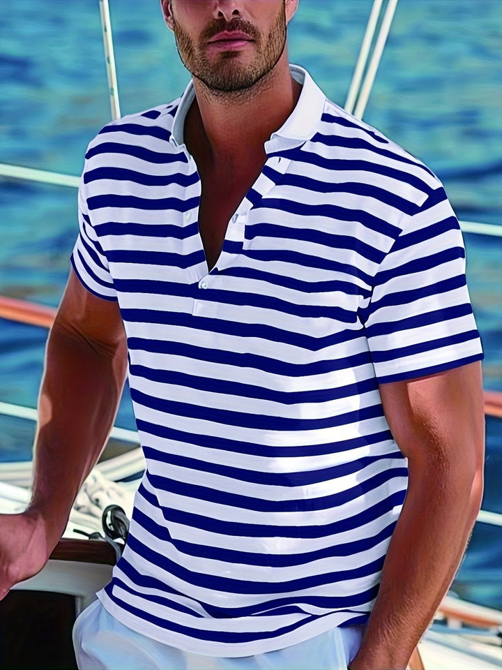 Maritimes Herren Poloshirt mit Streifen, perfekt für Freizeit & Sommer.