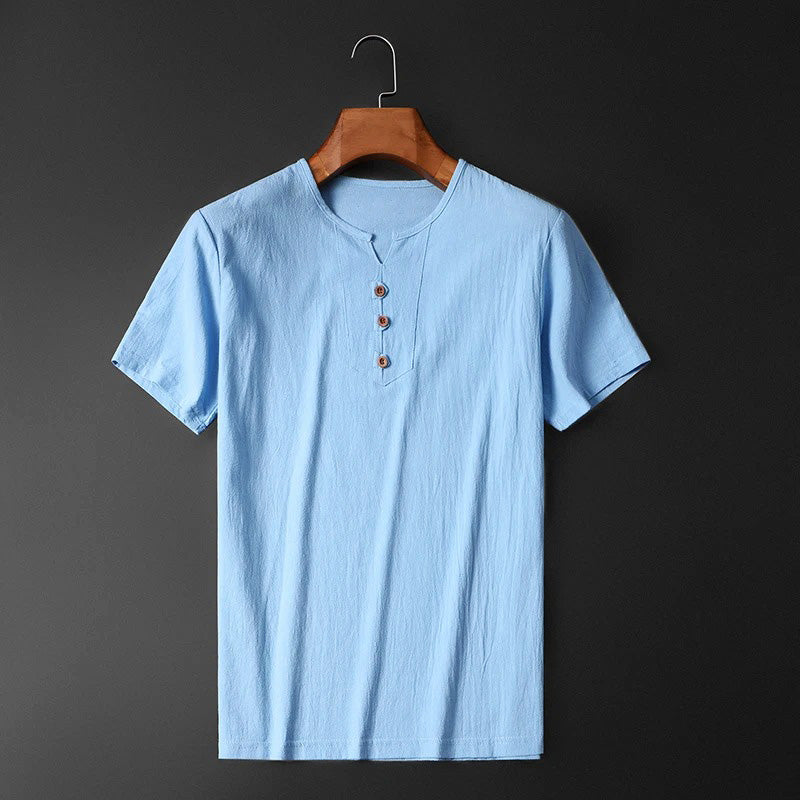 Stylisches Herren T-Shirt mit Rundhals und kurzen Ärmeln. Lockere Passform für optimalen Komfort den ganzen Tag.