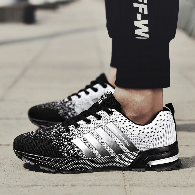 Moderne Herren Sportschuhe für den täglichen Gebrauch. Leicht und atmungsaktiv, ideal für Sport und Freizeit.