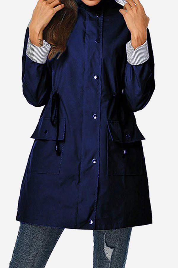 Stylische Damen Funktionsjacke, gestreift, wasserabweisend & leicht, perfekter Schutz vor Wind & Regen.
