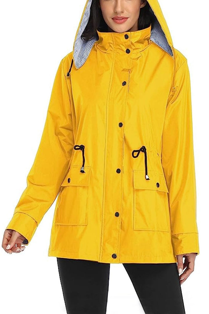 Modische Damen Allwetterjacke, gestreift, mit Kapuze, leichter Schutz für Frühling & Outdoor-Look.