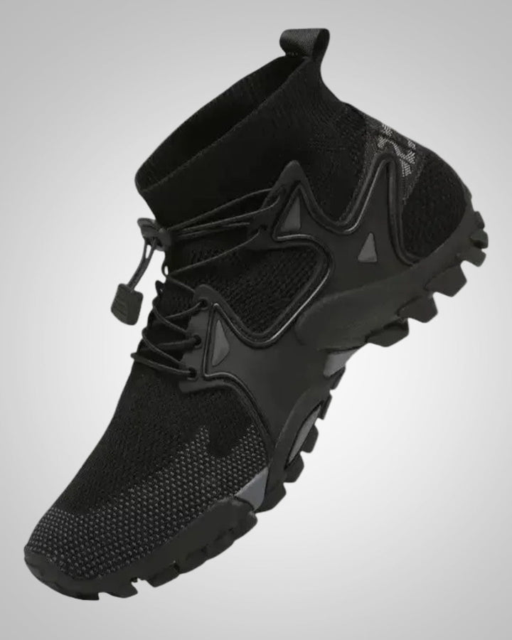 Blaue Trekkingschuhe mit orthopädischer Unterstützung, griffiger Profilsohle und Schnellverschluss.