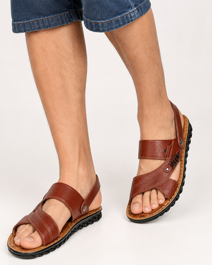 Verstellbare Herren Sommerschuhe in Kamel-Braun, robust & rutschfest, vielseitig für Strand & Alltag.