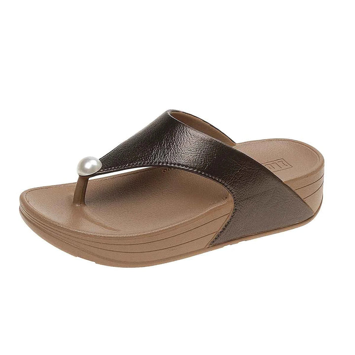 Bequeme ergonomische Damensandale mit verstellbaren Riemen & schicken Perlen für optimalen Sommerkomfort.