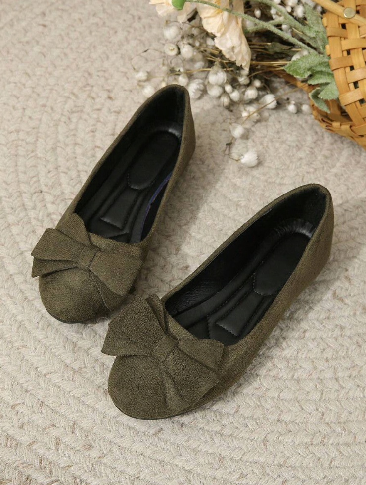 Nahaufnahme orthopädischer Damen Loafer mit weicher Sohle, bietet optimale Fussunterstützung & Schmerzlinderung.