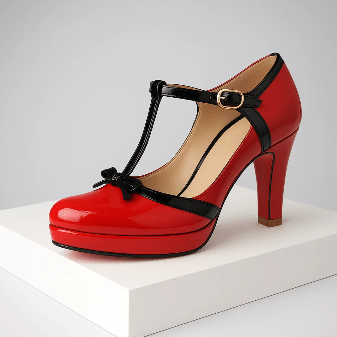 Schicke rote Damen Pumps mit T-Riemen, eleganter Knöchelschnalle und solidem Blockabsatz.