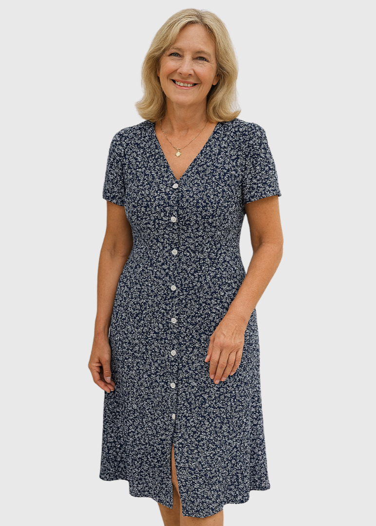 Grünes Damen Sommerkleid mit V-Ausschnitt, kurzen Ärmeln & eleganter Knopfleiste, ideal als Freizeit- oder Strandkleid.