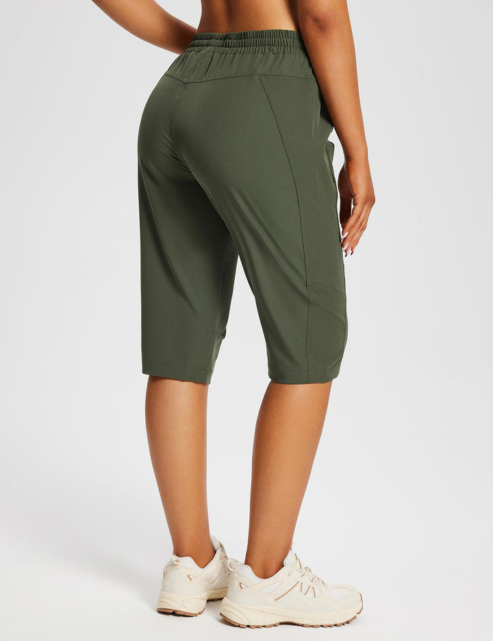 Frauen Outdoor-Capris, bequem und funktionell, mit Reißverschlusstaschen.