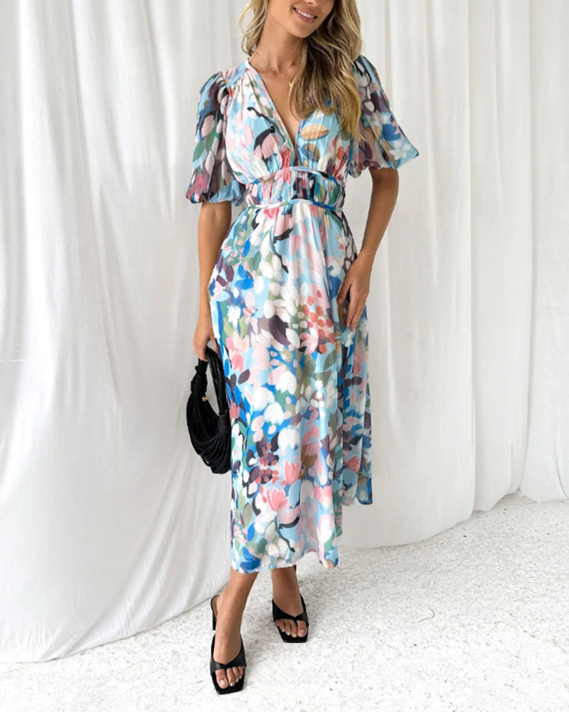 Schickes, elegantes Damen Blumenkleid, das perfekte Sommerkleid für Frühling und warme Tage mit floralem Muster.