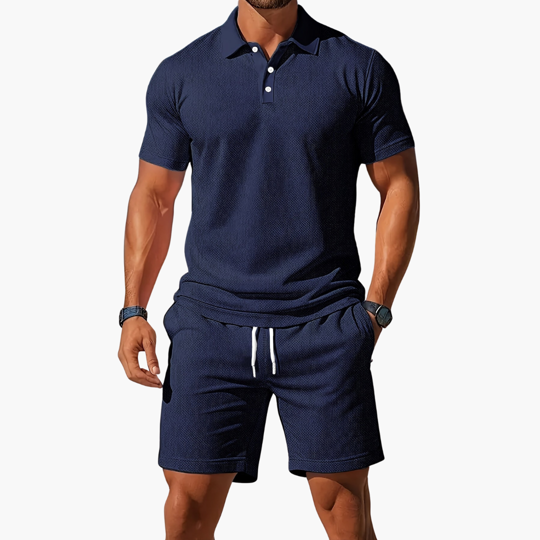 Stylisches Herren Sommer Set: Kurzarm Polo & Shorts, ideal für Freizeit, Strand & sportliche Aktivitäten.
