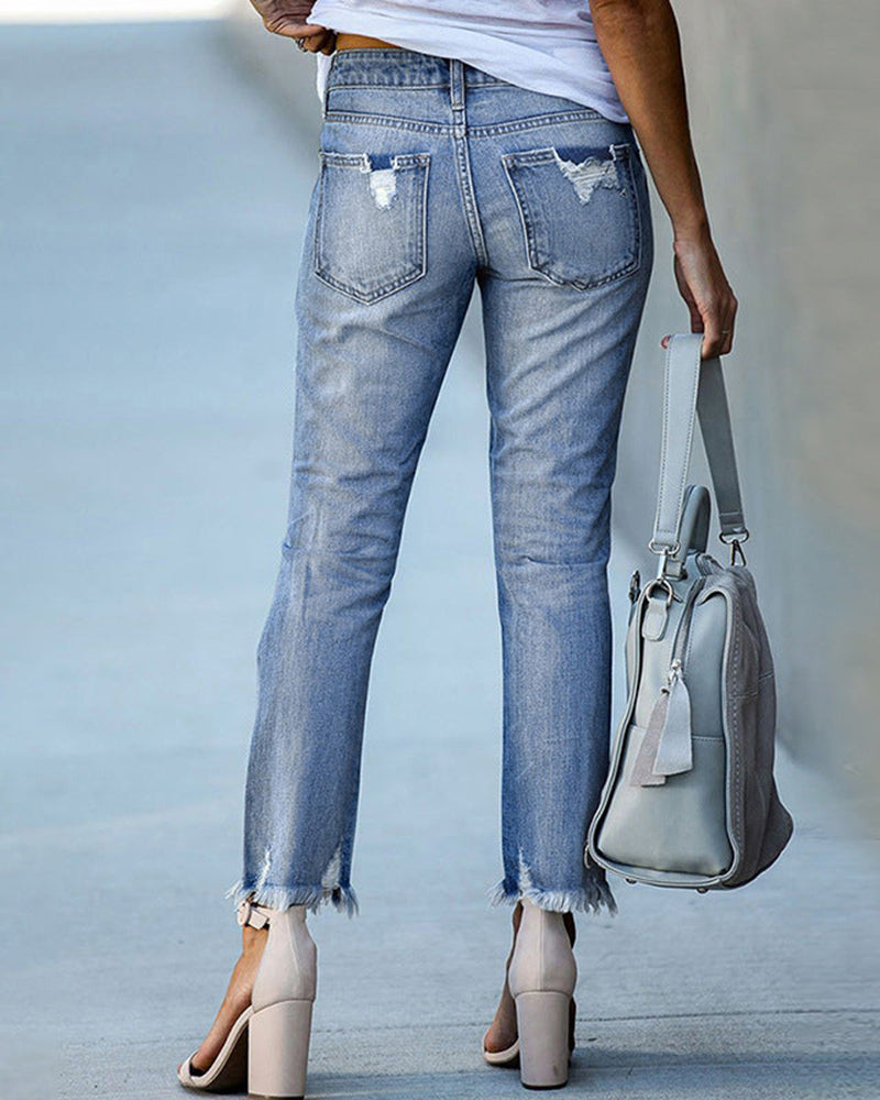 Eng anliegende Damen Slim Fit Ripped Jeans "Liora" mit Destroyed Look, ideal für Freizeithose & Streetstyle.