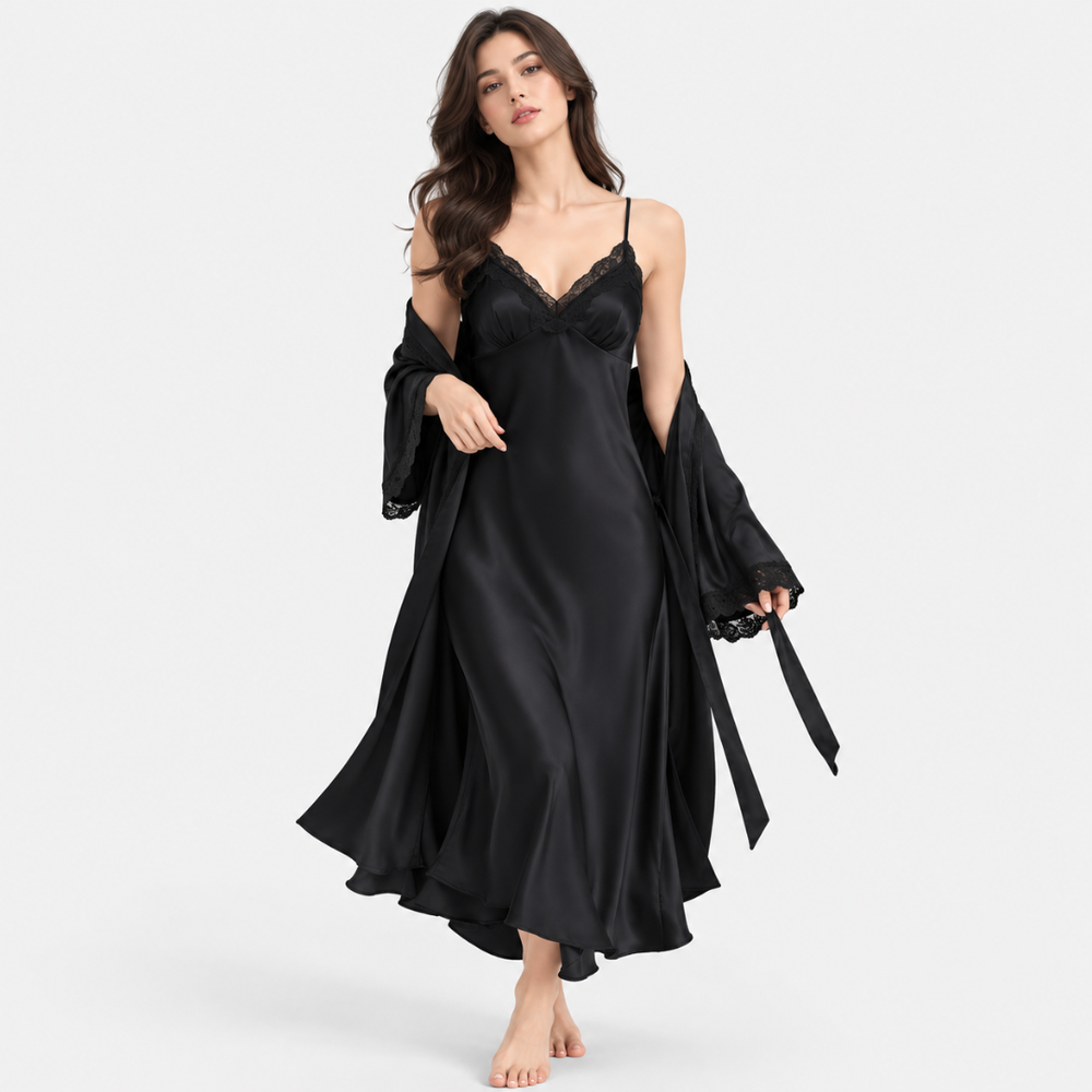 Luxuriöser Damen Morgenmantel aus Spitze mit weitem Ärmel. Stilvolle Loungewear in Schwarz.