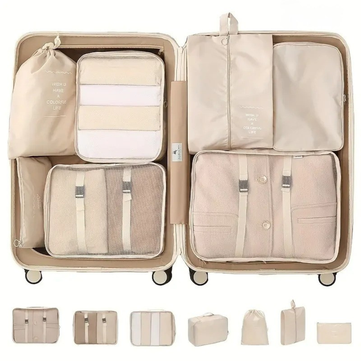 Kleiner Packwürfel für Socken oder Unterwäsche, ideal für detaillierte Reiseorganisation & Gepäck-Ordnung.