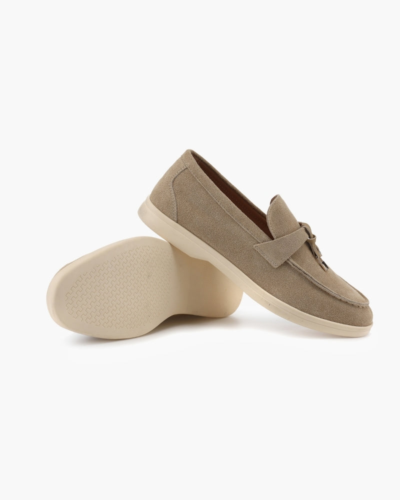 Komfortable Damen Loafer mit dezenter Steppnaht. Ideale Business- & Freizeitschuhe.