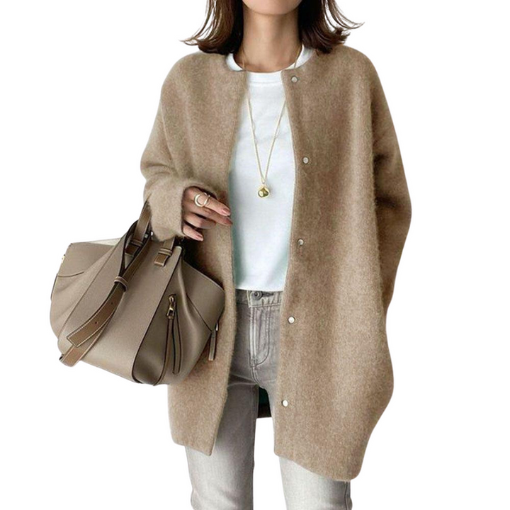 Komfortable Damen Strickjacke, weicher Langarm-Cardigan. Elegantes Oberteil, ideal für modische Outfits.