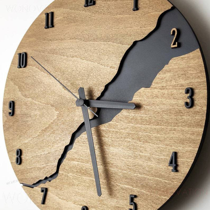 Moderne Holzwanduhr "Nuvoro" aus Naturholz, minimalistisches Design, perfekt für Ihr Wohnzimmer oder Büro.