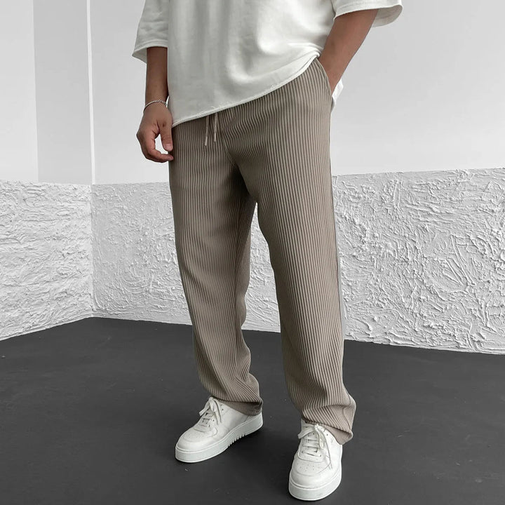 Herren Strickhose im Relaxed Fit. Komfortable Freizeithose für Alltag und Streetwear.