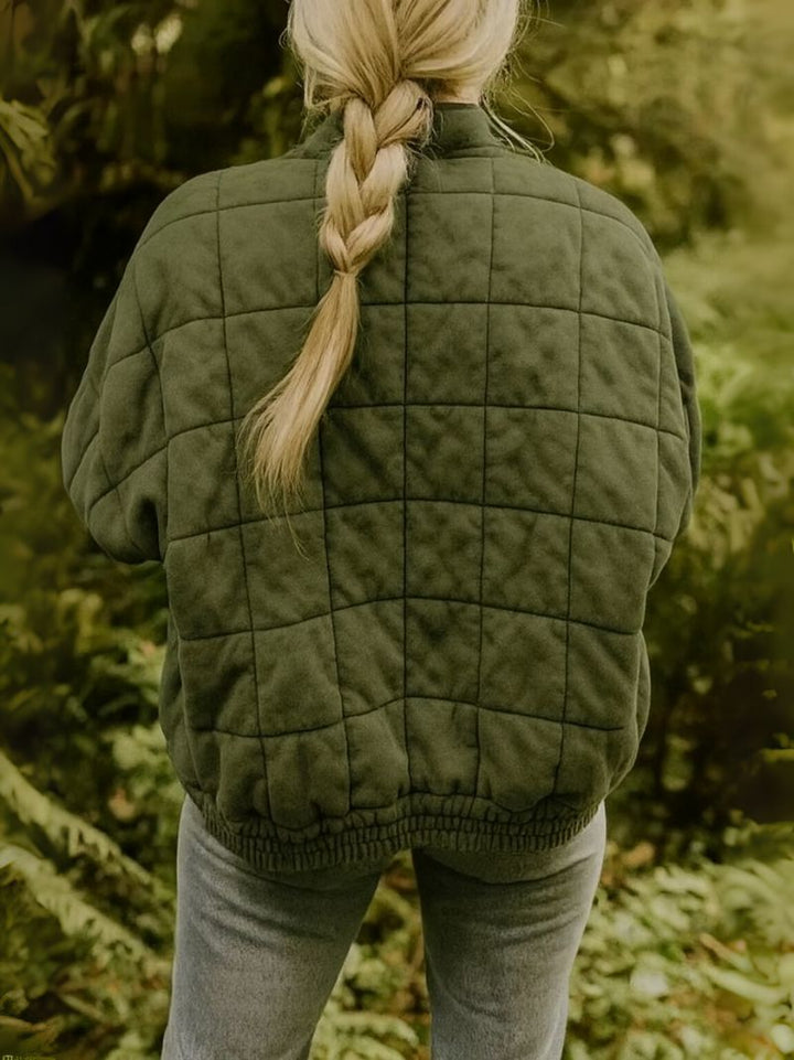 Modische Damen Übergangsjacke im Oversize-Design. Lässige Alltagsjacke mit Stil und Komfort.