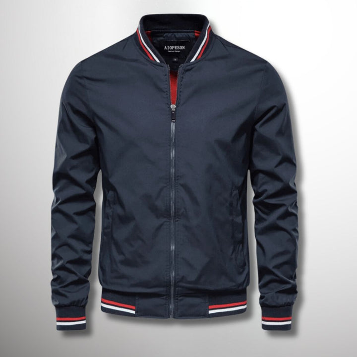 Herren wasserabweisende Übergangsjacke im Regular Fit für Frühling & Herbst mit Reißverschluss, modern & funktional.