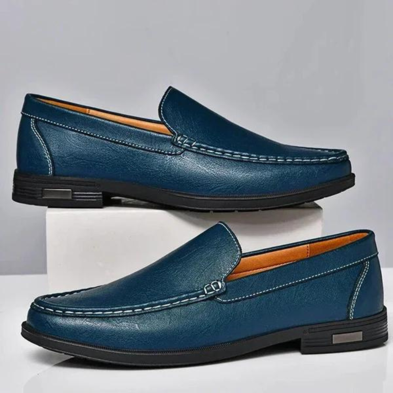 Schwarze italienische Herren Slipper aus echtem Leder für eleganten Business- und Freizeitlook.