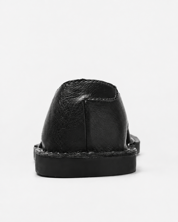 Elegante Herren Slipper mit geschlossener Zehe in Braun. Komfortabler Slip-on Bequemschuh, vielseitig für Freizeit.