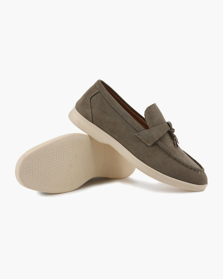 Stilvolle Damenschuhe: Elegante Loafer mit feiner Steppnaht. Perfekt für Büro & Abend.