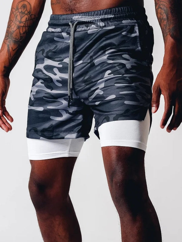 Gefaltete Herren 2-in-1 Sommer-Sportshorts Felix. Bereit für jedes Training, Lauf oder entspannte Freizeitstunde.