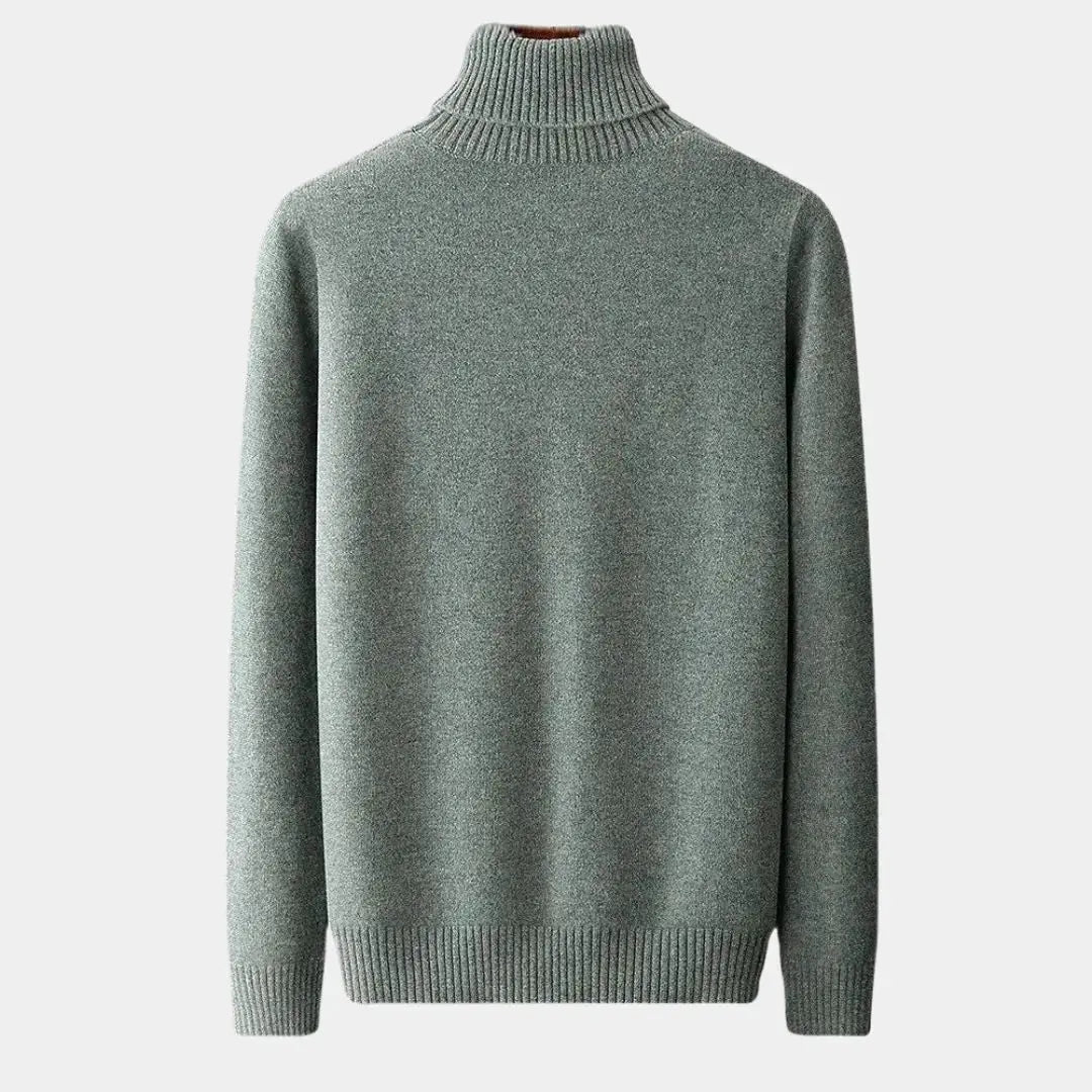Eleganter Herrenpullover mit Rollkragen, perfekt für winterliche Outfits.