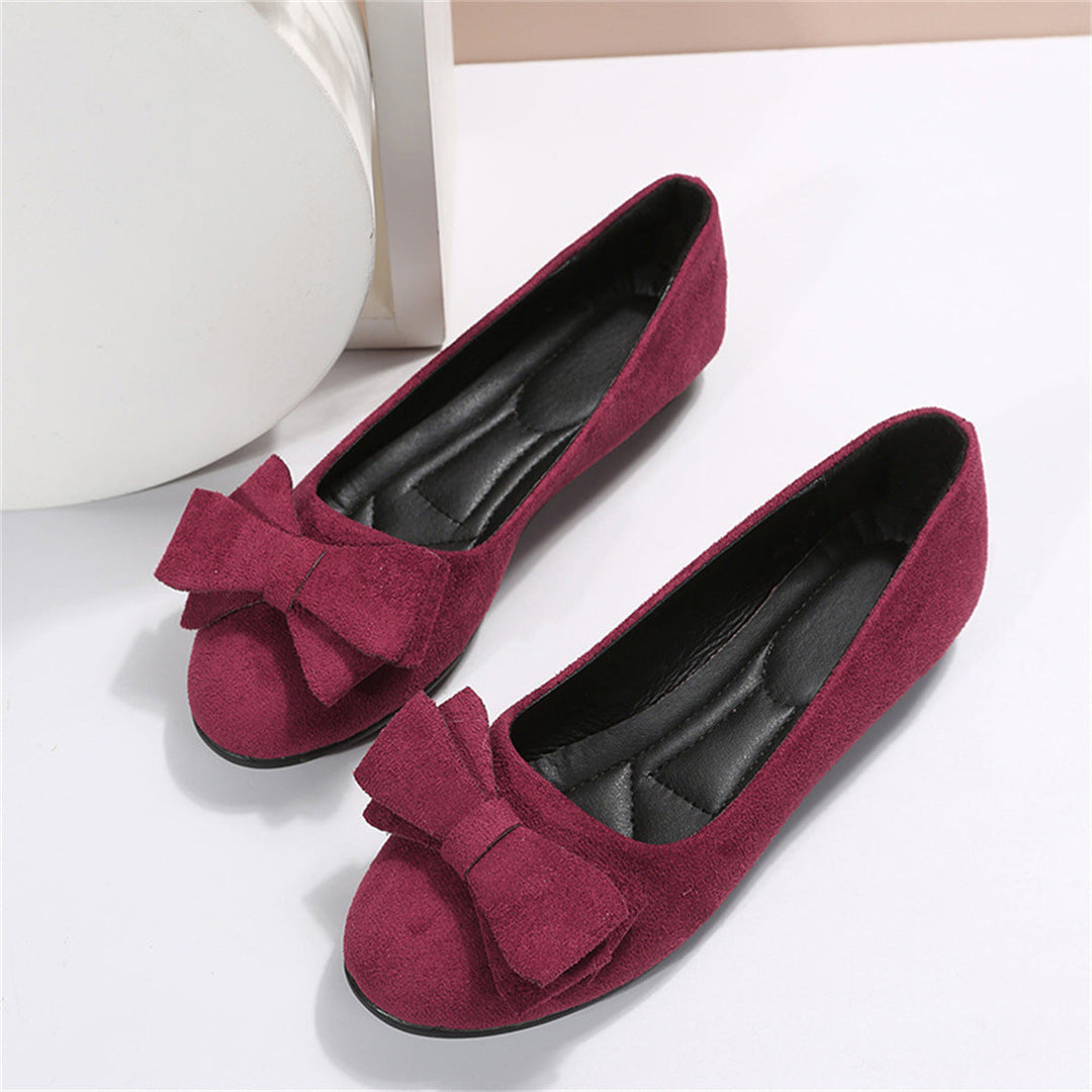 Seitliche Ansicht eleganter orthopädischer Damen Loafer. Modernes Design trifft Fussgesundheit & Schmerzlinderung.