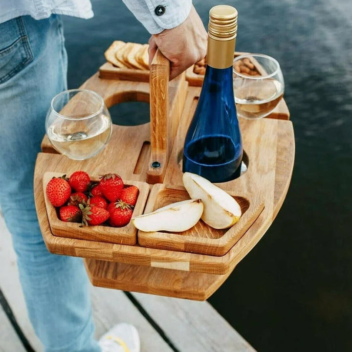 Robuster Outdoor-Weintisch "WineNest", faltbar, für gemütliche Stunden im Garten, auf dem Balkon oder beim Picknick.