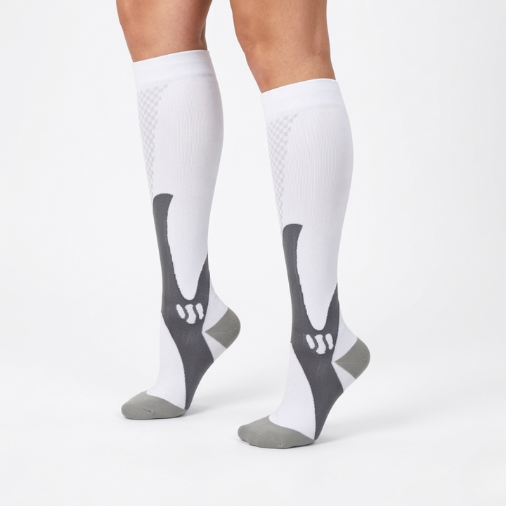 Funktionelle Sportsocken mit Kompressionseffekt für Ausdauersportarten.