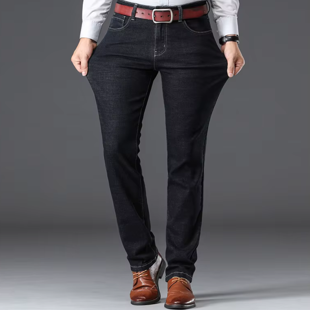 Bequeme Herren Stretch-Jeans mit geraden Beinen für optimale Bewegungsfreiheit.
