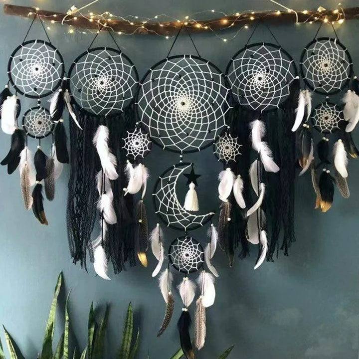 Spirituelles Makramee Traumfänger Set im Boho Stil, handgefertigt aus Baumwolle. Perfekte Wanddekoration.