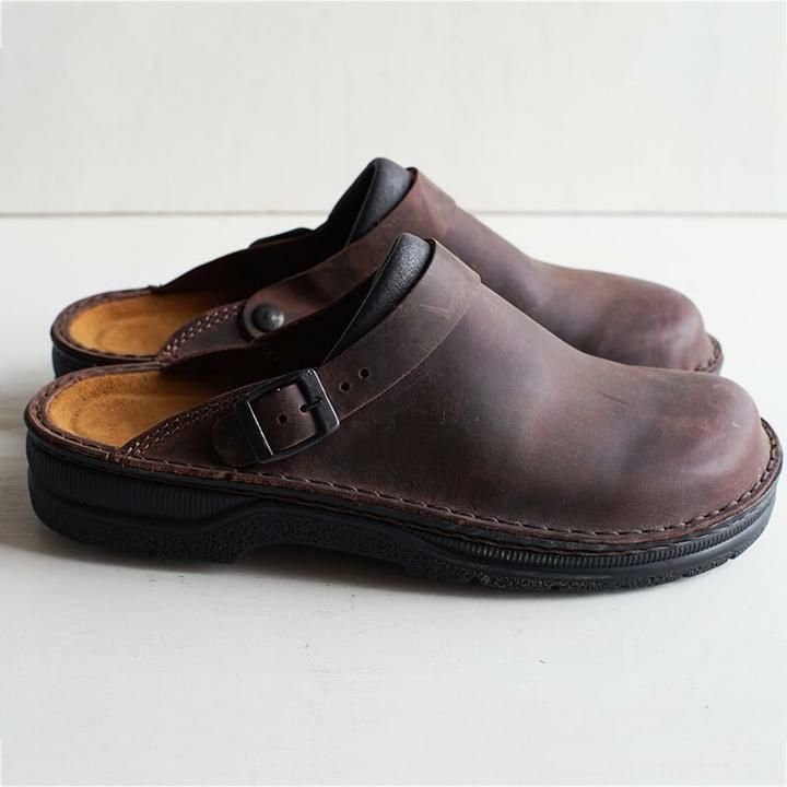 Vorderansicht der rutschfesten Lennart Herren Clogs mit ergonomischem Design für maximalen Tragekomfort.