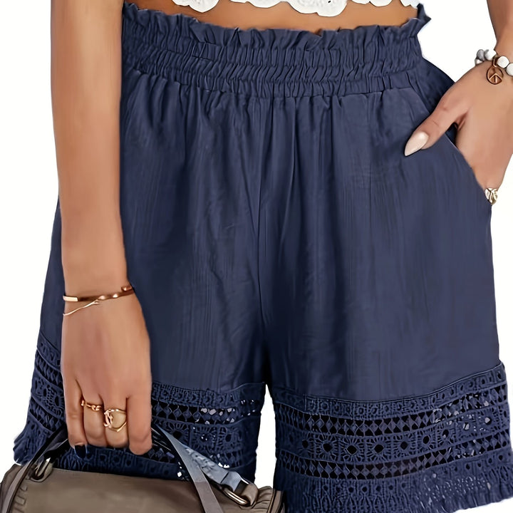 Moderne Damen Sommer Shorts mit Häkeldetails, perfekt für ein entspanntes Urlaubsgefühl.