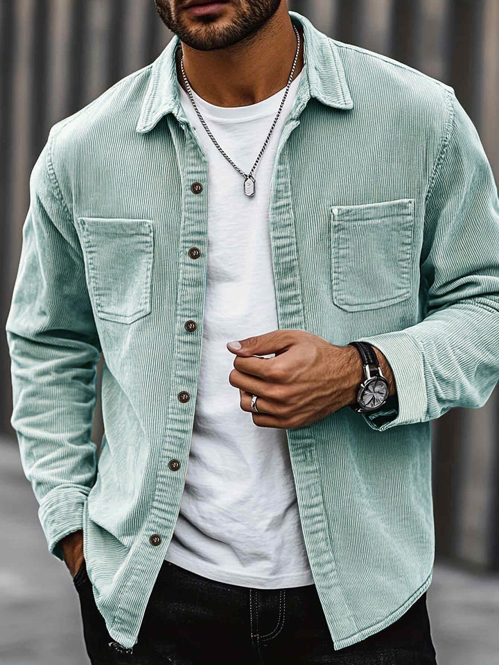 Vielseitige casual Hemdjacke Khaki mit Brusttaschen. Eine stilvolle Männer Jacke für den Übergang.