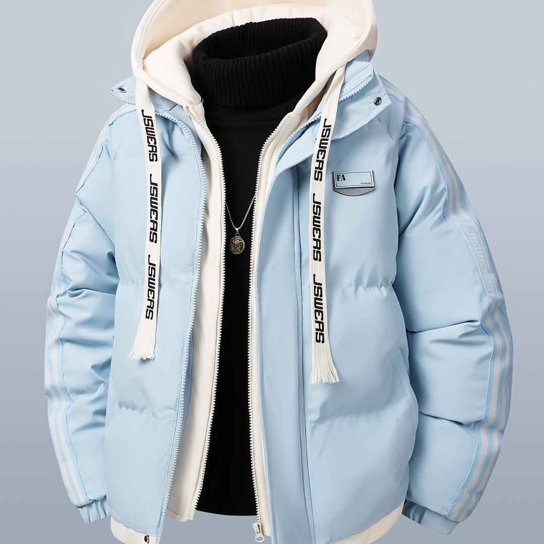 Blick auf den Reißverschluss & die Kapuze der modernen Herren Steppjacke mit Kontrastdesign.