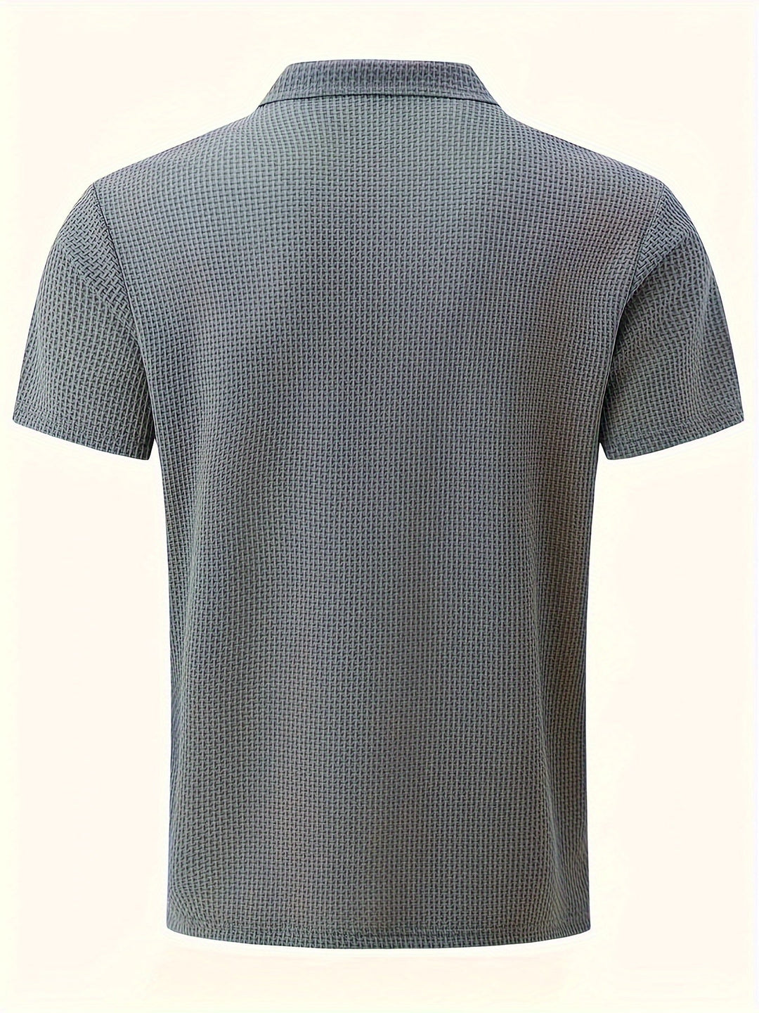 Sommerliches Herren-Poloshirt, leicht und luftig, ideal für warme Tage und Freizeitaktivitäten.